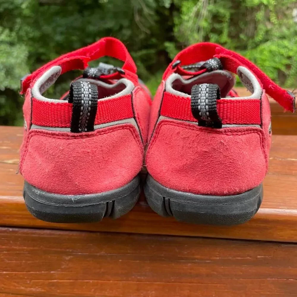 Keen Men's 6 Womens 6.5 Red Waterproof Hiking Sandals